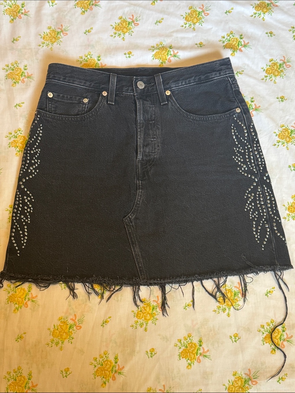 Levi's Premium W28 Black Studded Distressed Denim Mini Skirt